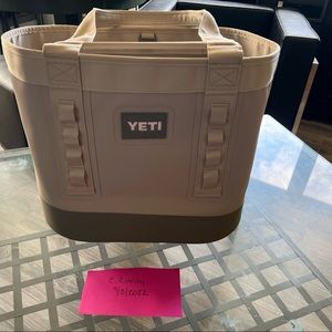 Everglades Carryall Camino 35 NWT